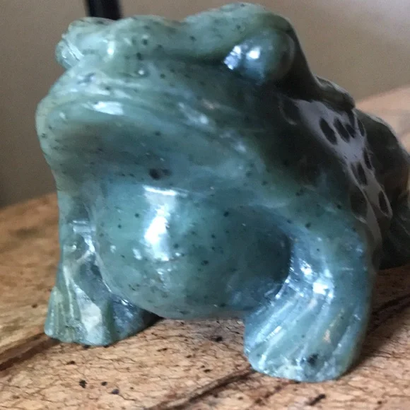 Vintage Heavy Jade Handcarved Frog Detailed
